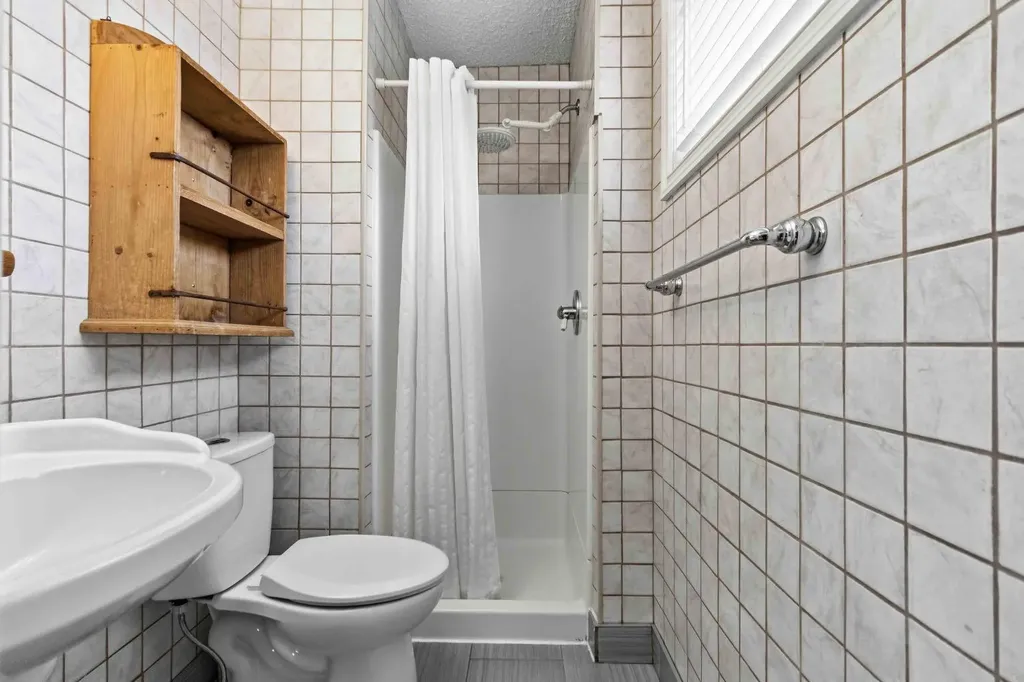 213 Bacon Place Fort Mcmurray AB T9K 1Z8
