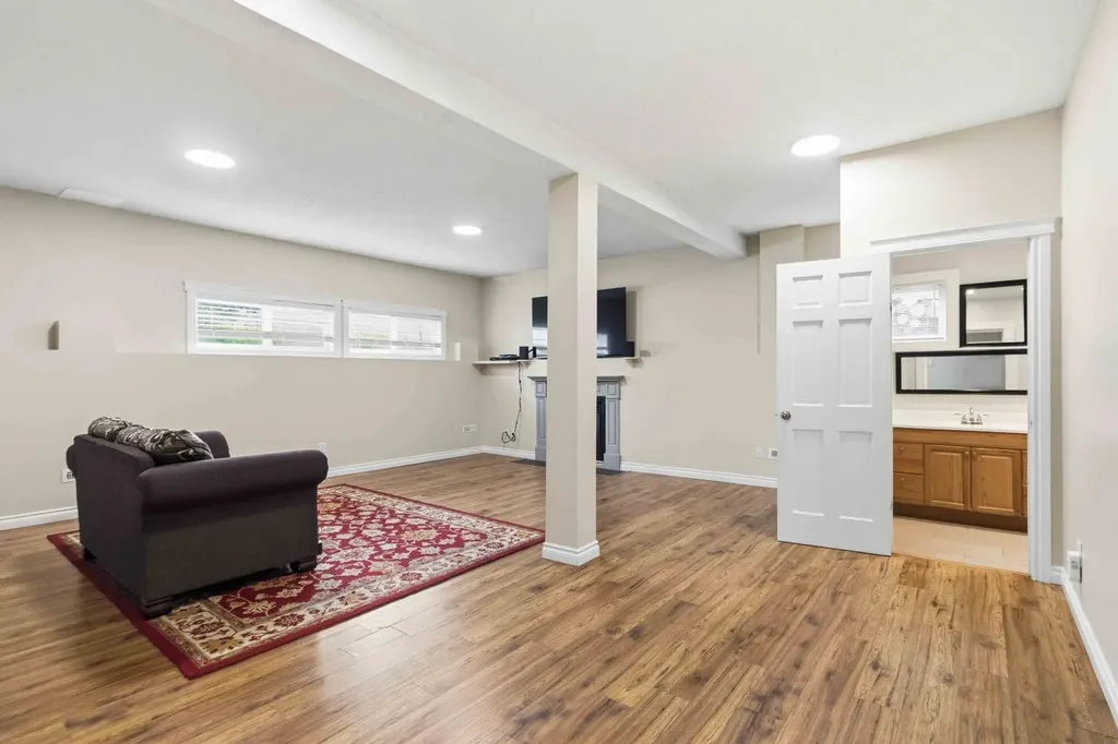 213 Bacon Place Fort Mcmurray AB T9K 1Z8