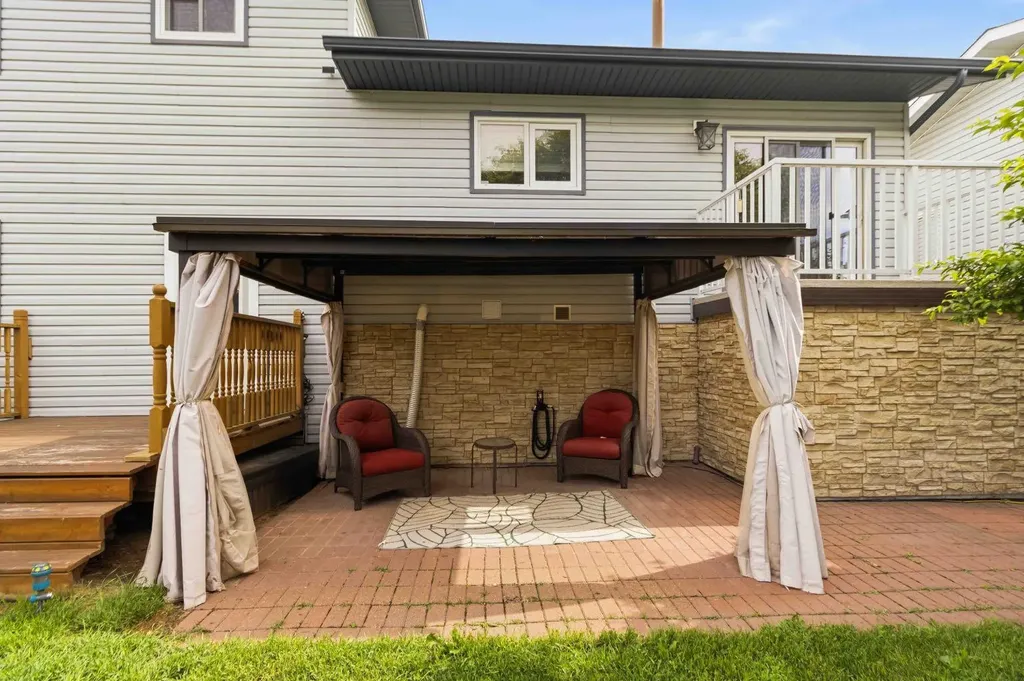213 Bacon Place Fort Mcmurray AB T9K 1Z8