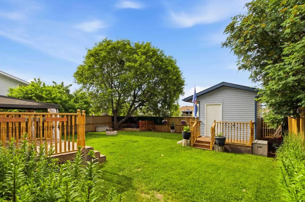 213 Bacon Place Fort Mcmurray AB T9K 1Z8