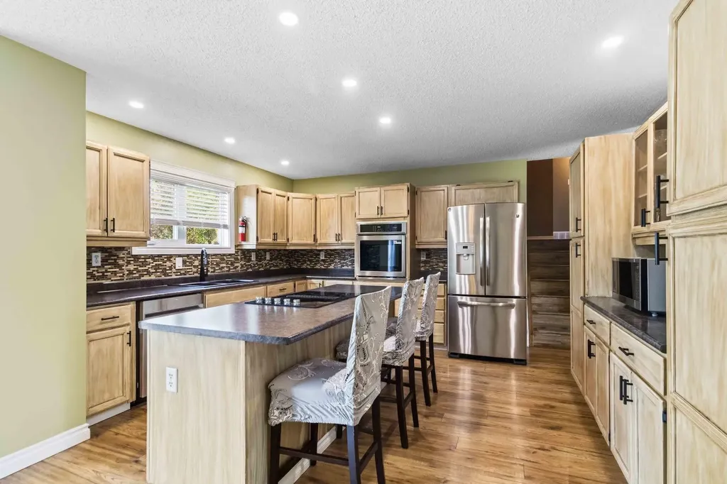 213 Bacon Place Fort Mcmurray AB T9K 1Z8