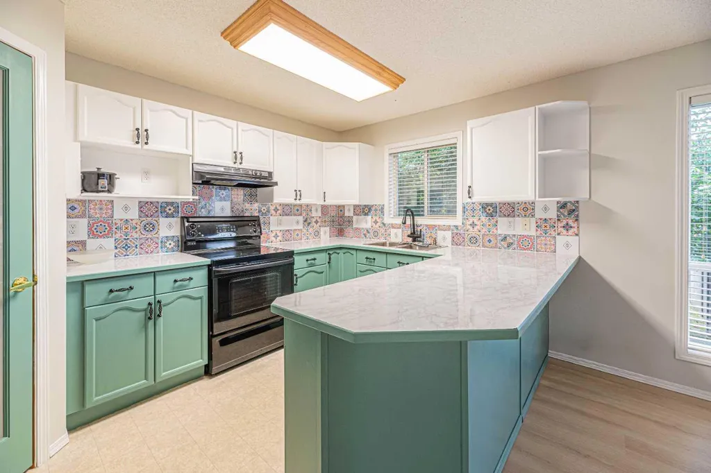 655 Erin Woods Drive SE Calgary AB T2B 3L1