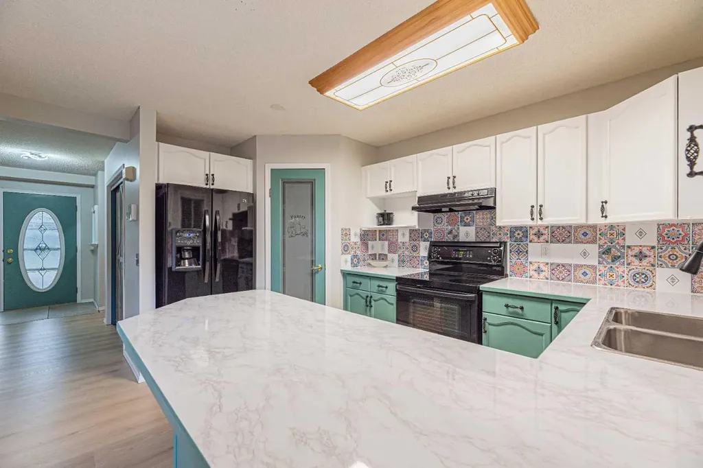 655 Erin Woods Drive SE Calgary AB T2B 3L1
