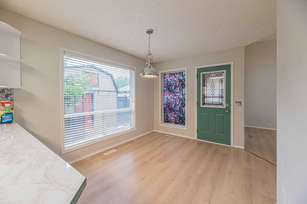 655 Erin Woods Drive SE Calgary AB T2B 3L1