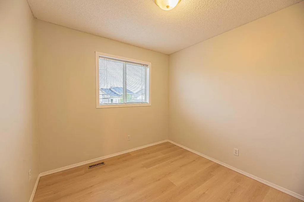 655 Erin Woods Drive SE Calgary AB T2B 3L1