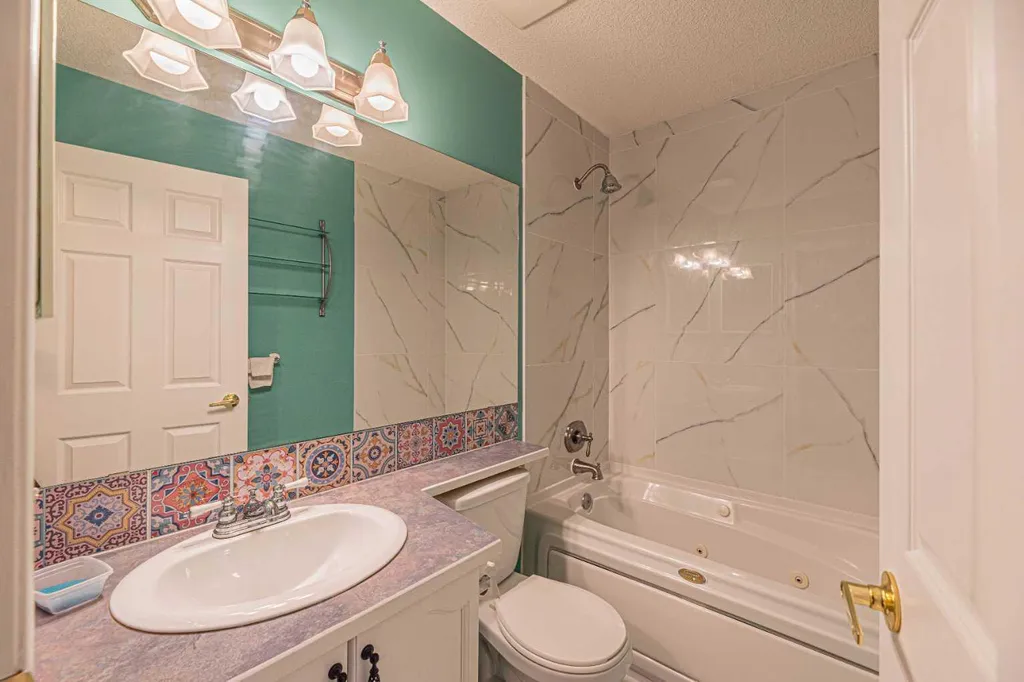 655 Erin Woods Drive SE Calgary AB T2B 3L1