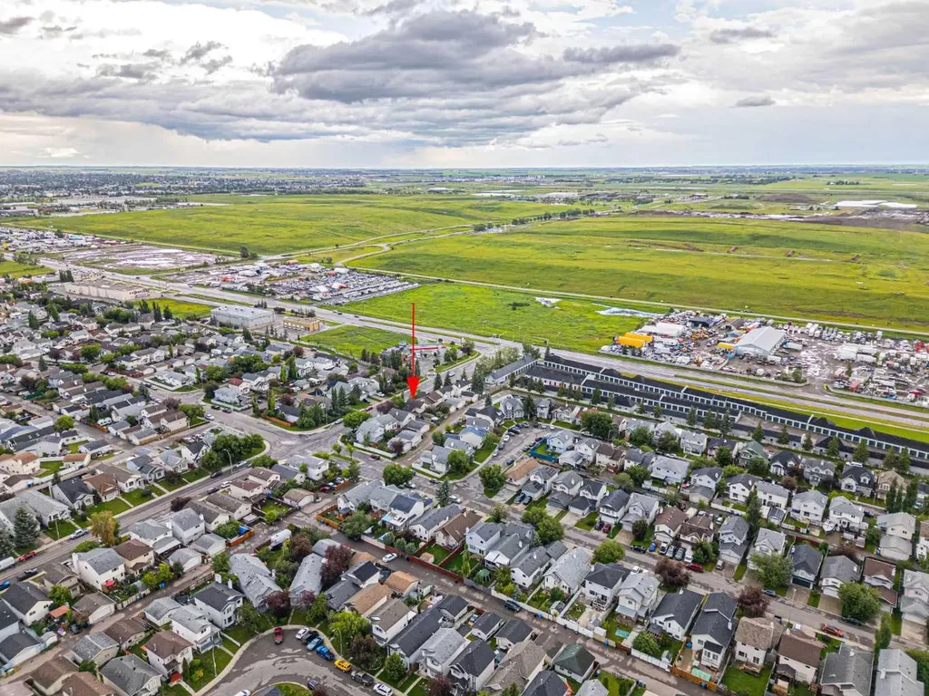 655 Erin Woods Drive SE Calgary AB T2B 3L1
