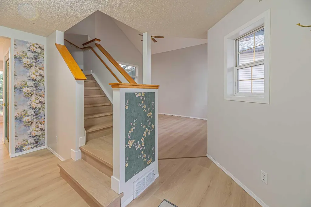 655 Erin Woods Drive SE Calgary AB T2B 3L1