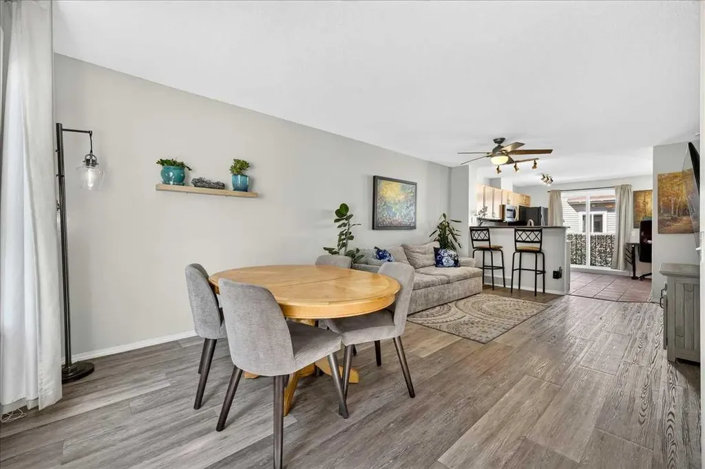 68 Tuscany Court NW Calgary AB T3L 2Z1