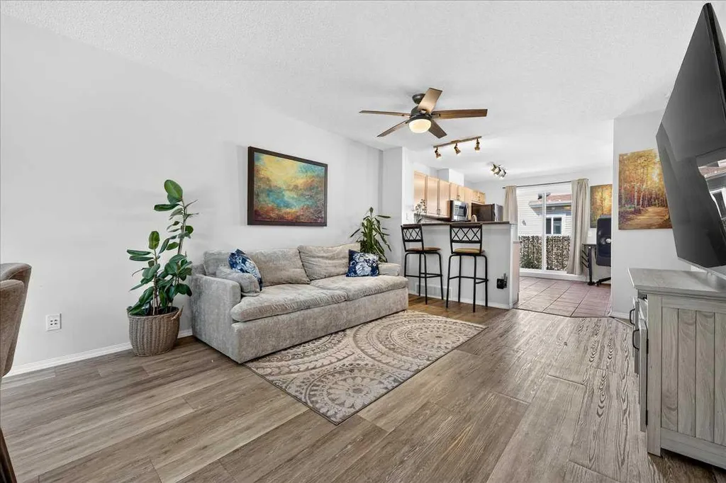68 Tuscany Court NW Calgary AB T3L 2Z1