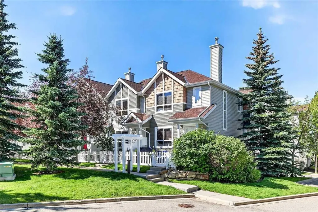 68 Tuscany Court NW Calgary AB T3L 2Z1