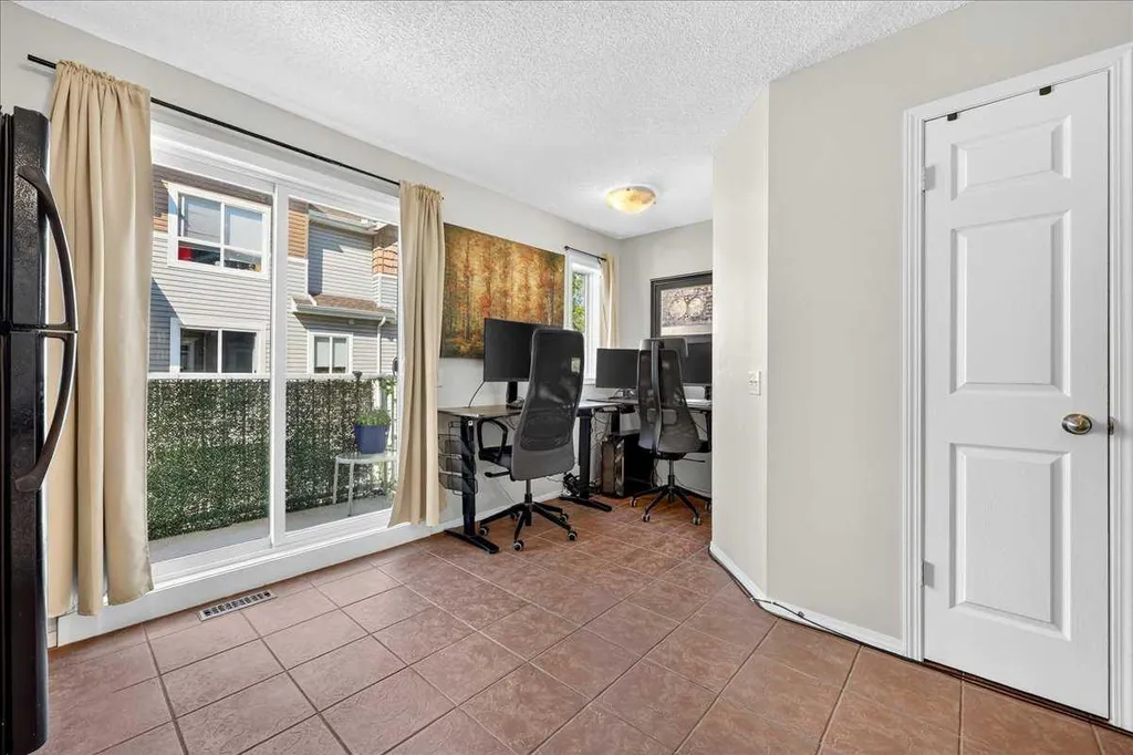 68 Tuscany Court NW Calgary AB T3L 2Z1