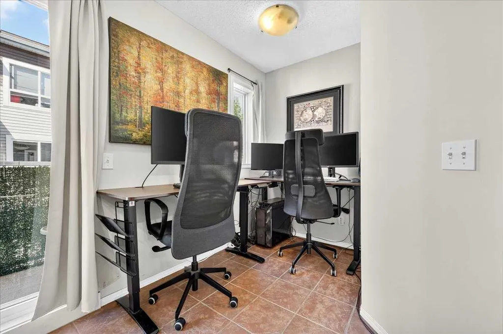 68 Tuscany Court NW Calgary AB T3L 2Z1