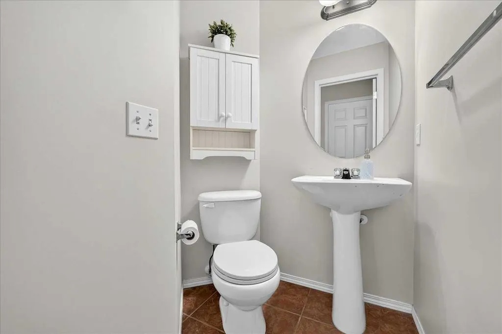 68 Tuscany Court NW Calgary AB T3L 2Z1