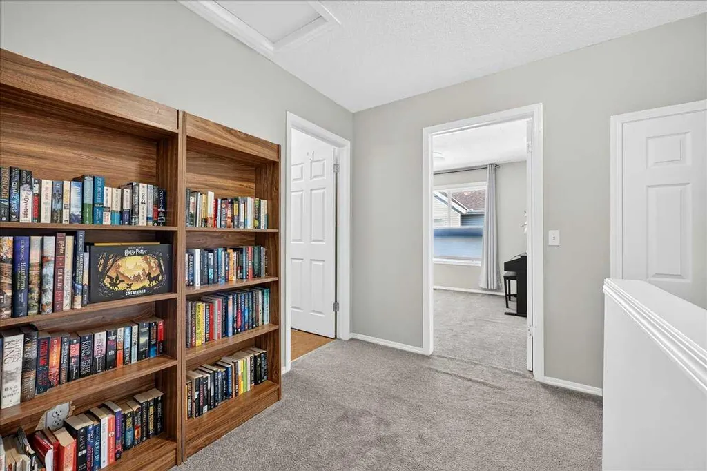68 Tuscany Court NW Calgary AB T3L 2Z1