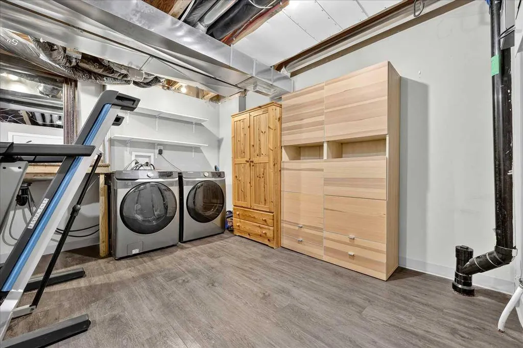 68 Tuscany Court NW Calgary AB T3L 2Z1