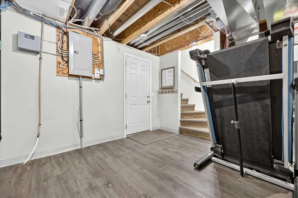 68 Tuscany Court NW Calgary AB T3L 2Z1