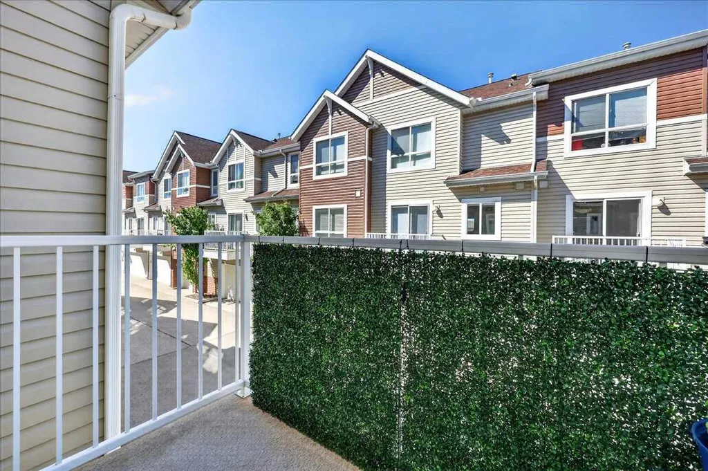 68 Tuscany Court NW Calgary AB T3L 2Z1