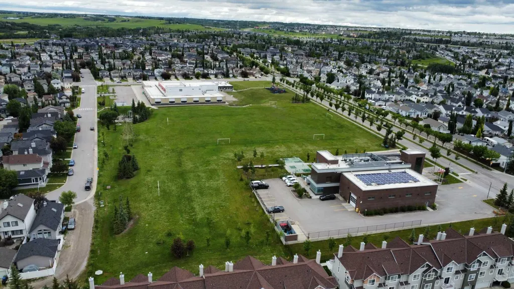68 Tuscany Court NW Calgary AB T3L 2Z1