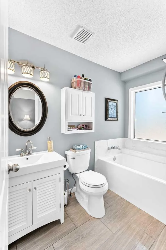 4 Valley Meadow Close NW Calgary AB T3B5M1