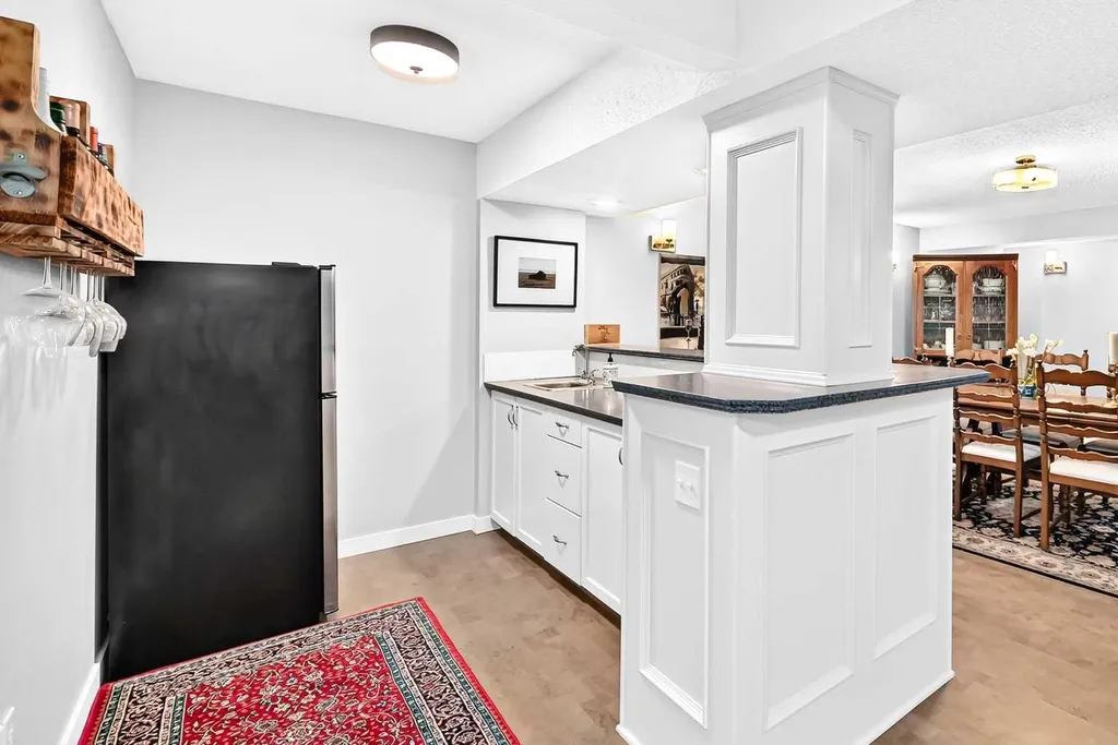 4 Valley Meadow Close NW Calgary AB T3B5M1
