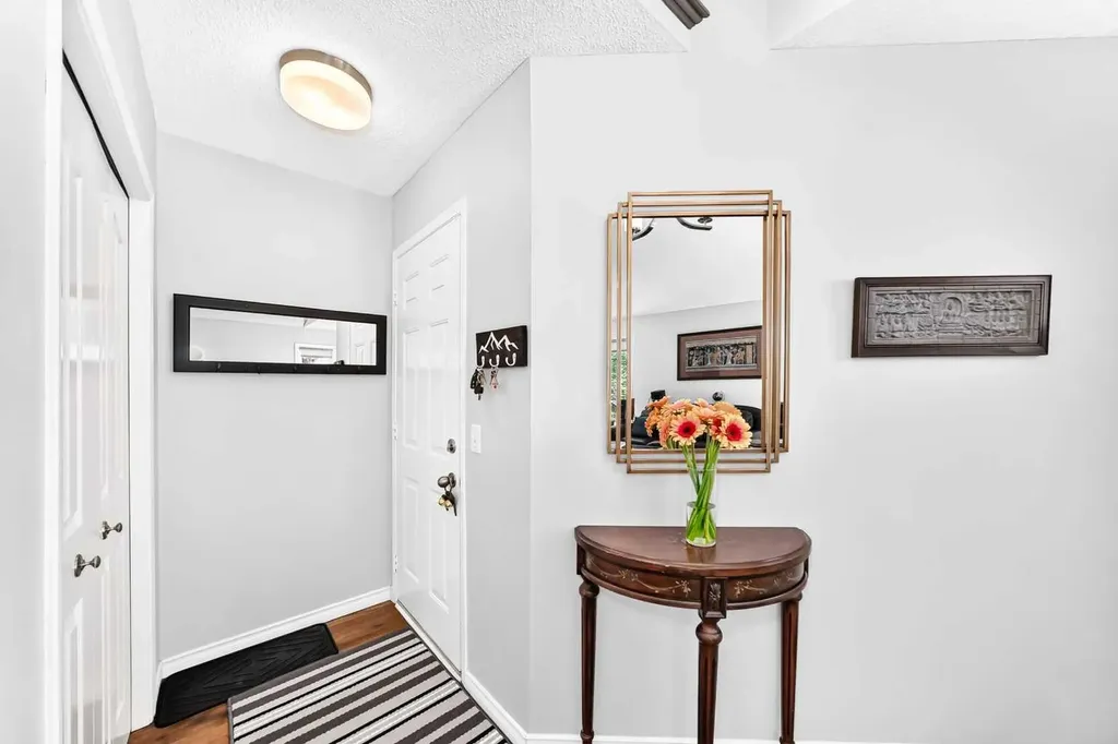 4 Valley Meadow Close NW Calgary AB T3B5M1