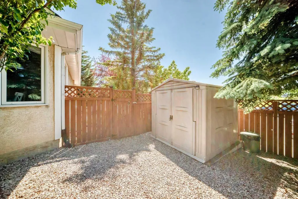 4 Valley Meadow Close NW Calgary AB T3B5M1