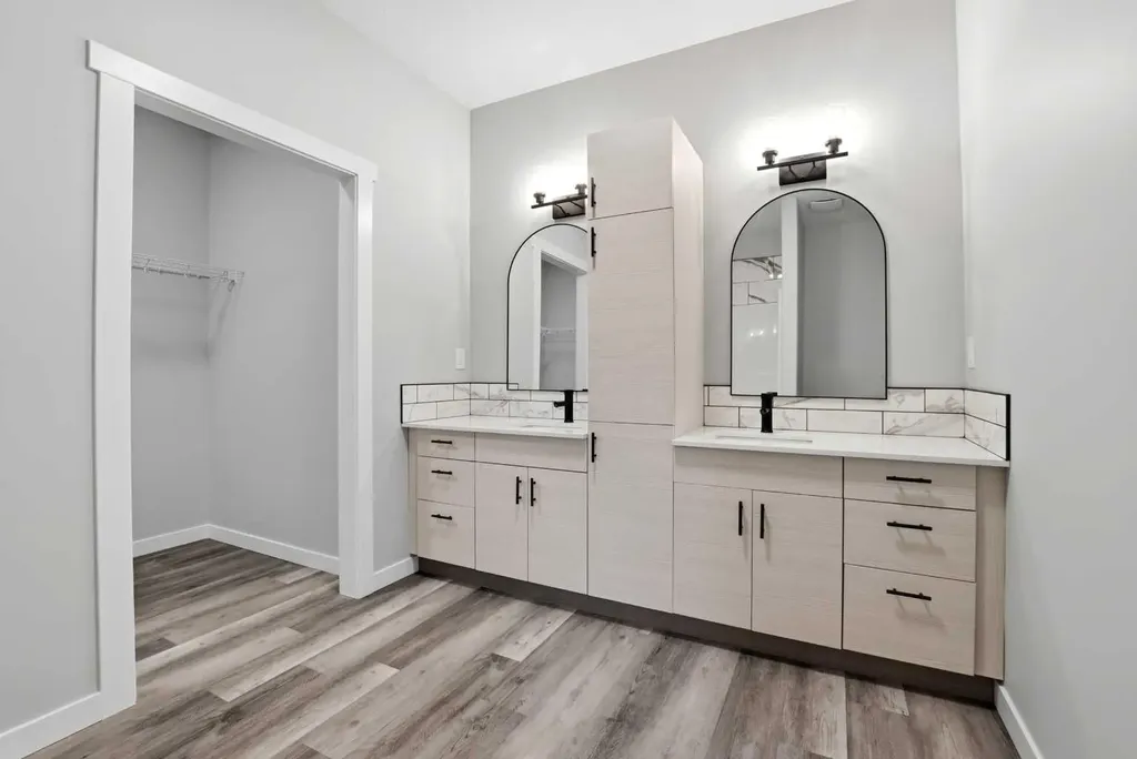 5242 51 Street Lacombe AB T4L 1H7