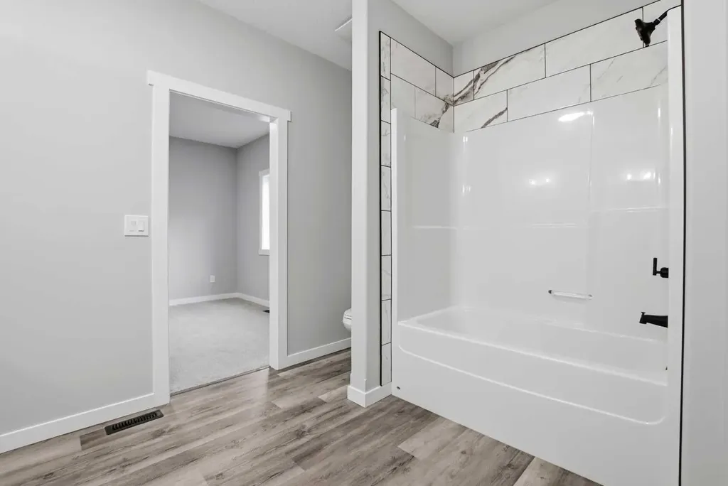 5242 51 Street Lacombe AB T4L 1H7