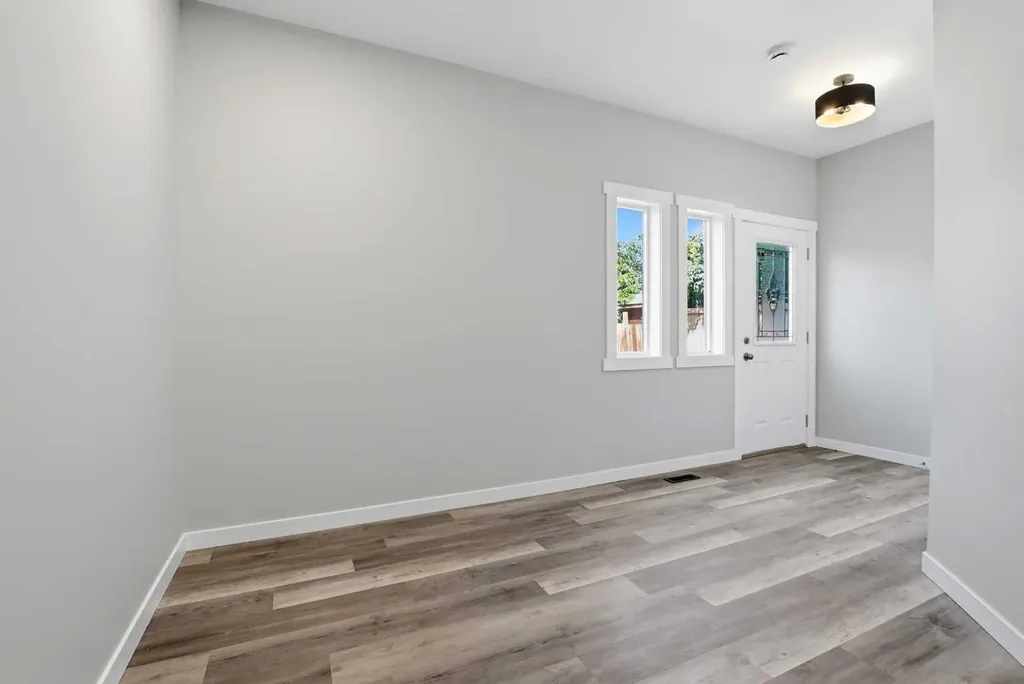 5242 51 Street Lacombe AB T4L 1H7