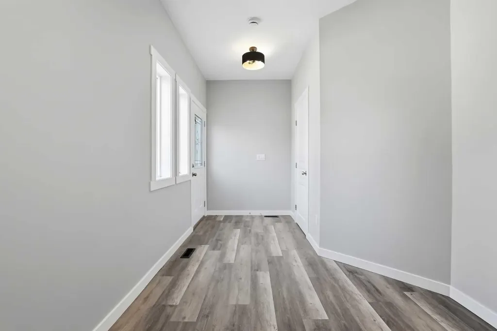 5242 51 Street Lacombe AB T4L 1H7