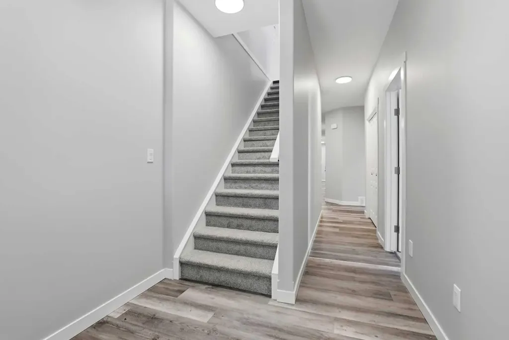 5242 51 Street Lacombe AB T4L 1H7