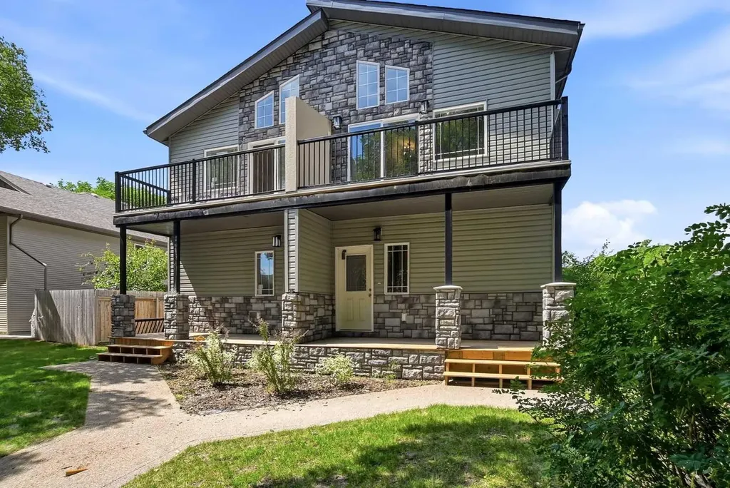 5242 51 Street Lacombe AB T4L 1H7