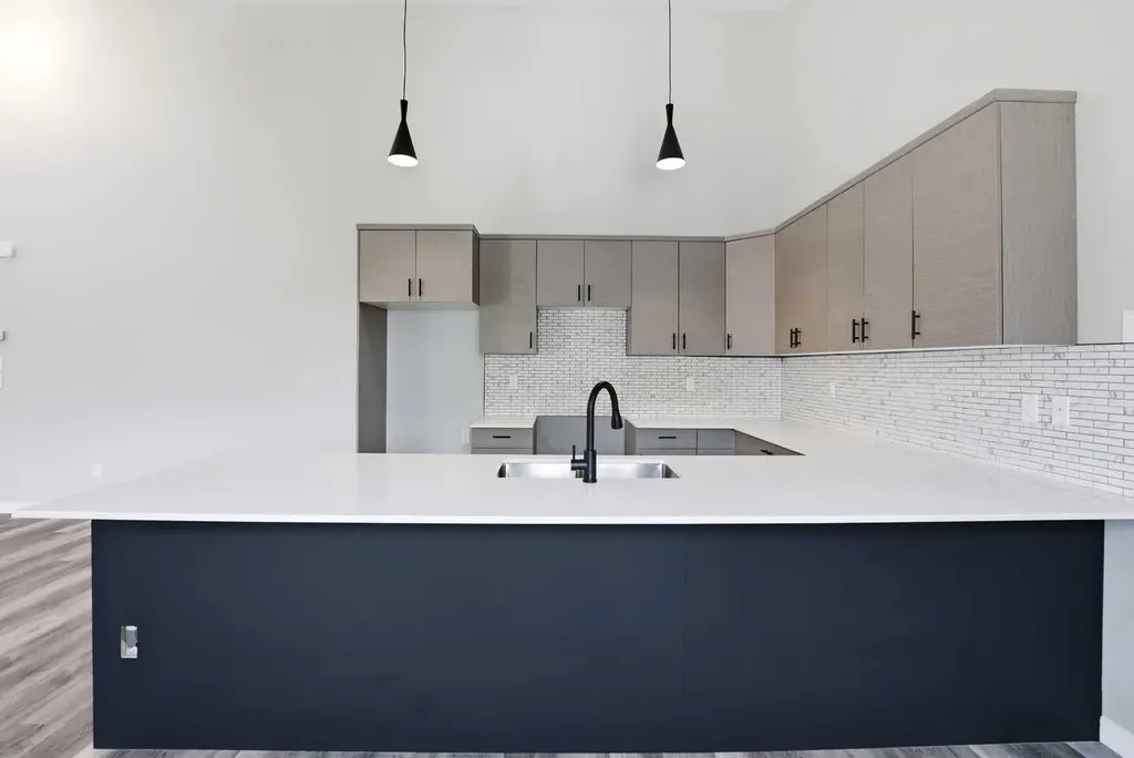 5242 51 Street Lacombe AB T4L 1H7