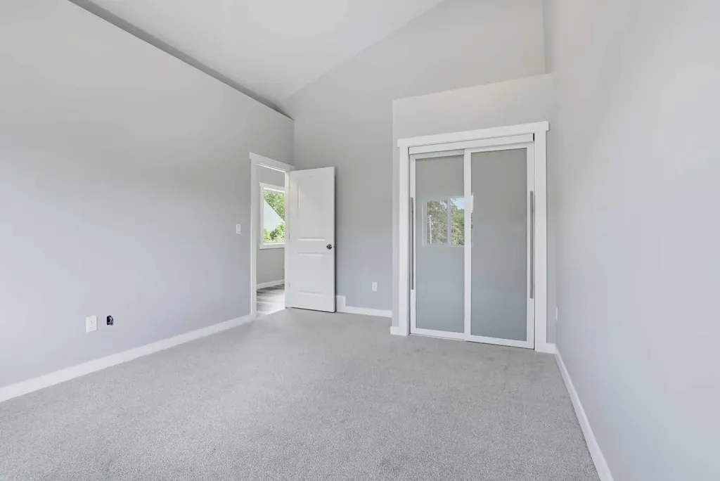 5242 51 Street Lacombe AB T4L 1H7