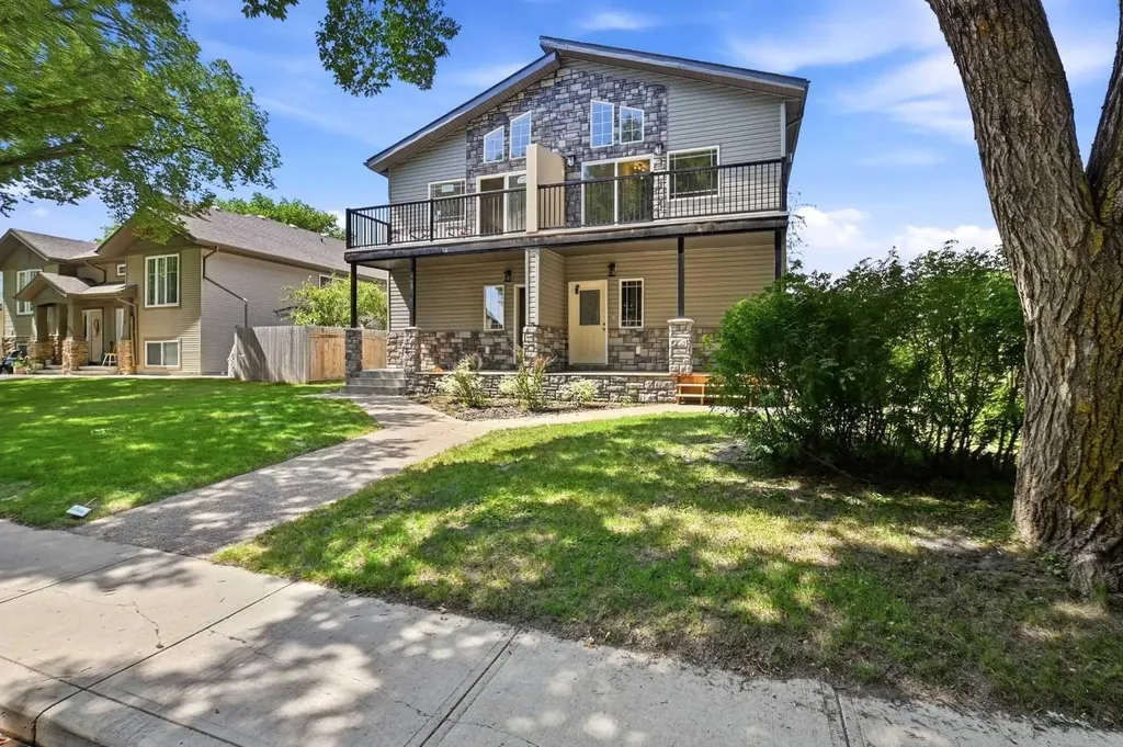 5242 51 Street Lacombe AB T4L 1H7