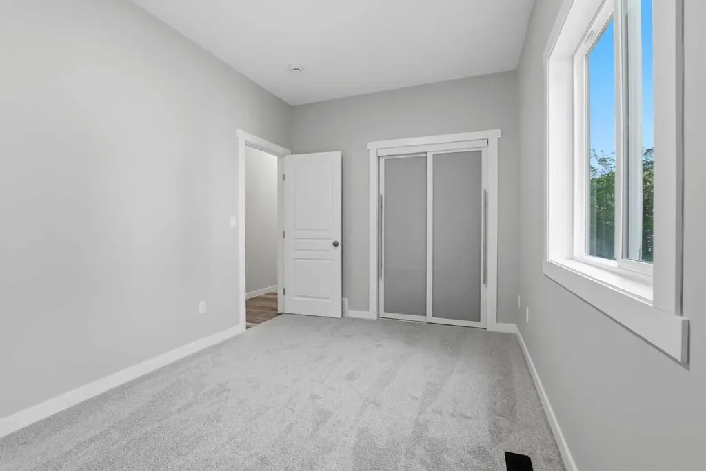 5242 51 Street Lacombe AB T4L 1H7