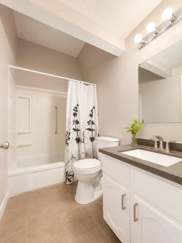 11009 Hoppe Avenue Grande Cache AB T0E0Y0