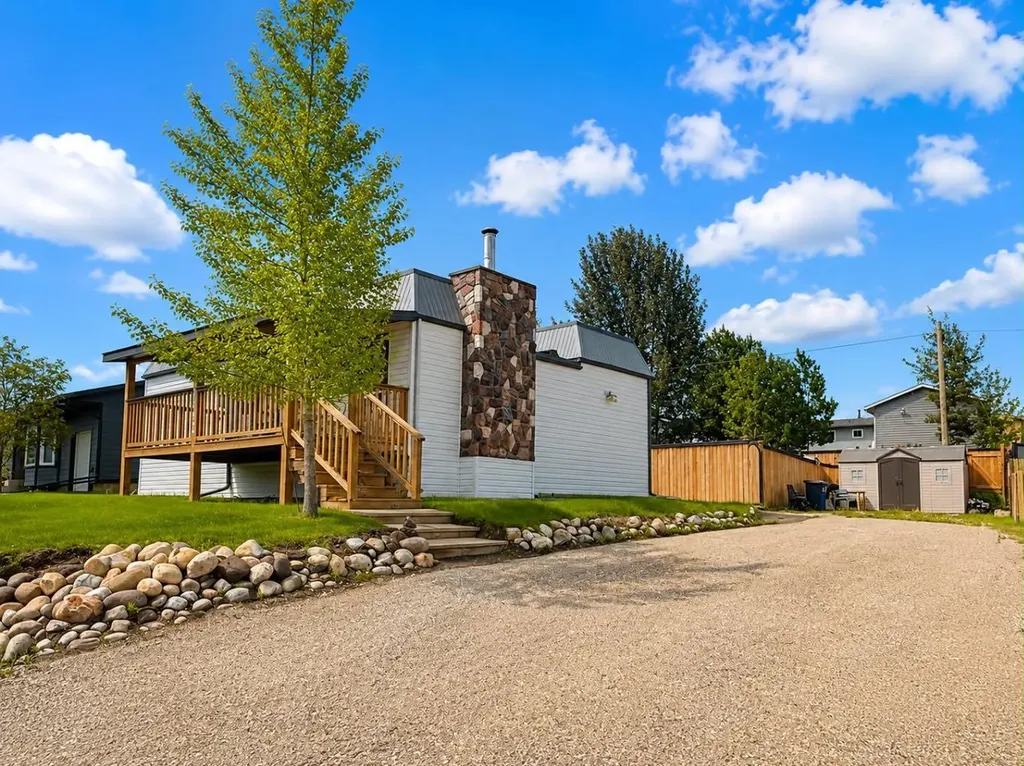 11009 Hoppe Avenue Grande Cache AB T0E0Y0