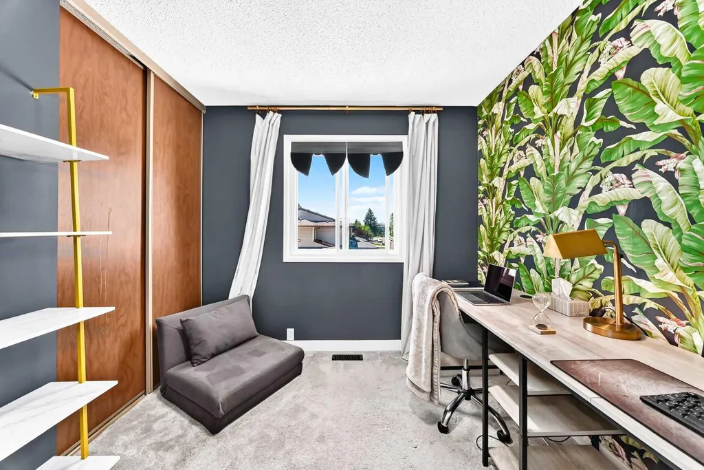 3728 Cedarille Drive SW Calgary AB T2W3Z8
