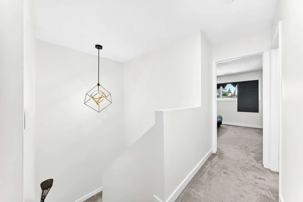 3728 Cedarille Drive SW Calgary AB T2W3Z8