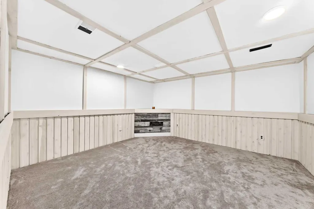3728 Cedarille Drive SW Calgary AB T2W3Z8