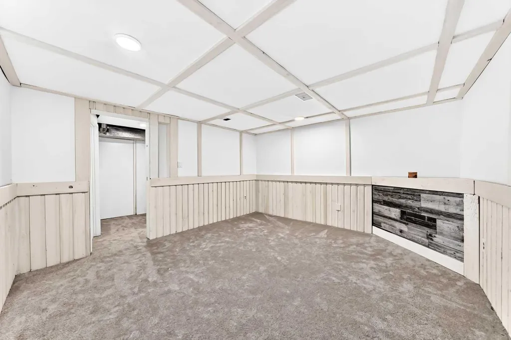 3728 Cedarille Drive SW Calgary AB T2W3Z8