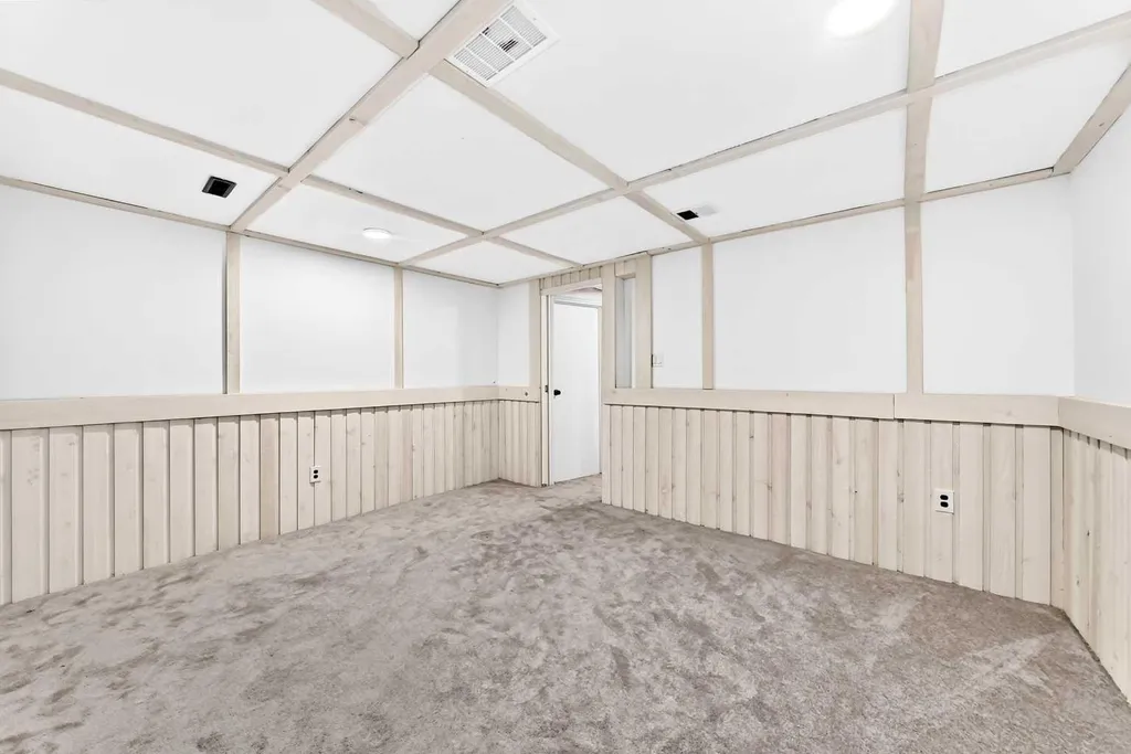 3728 Cedarille Drive SW Calgary AB T2W3Z8