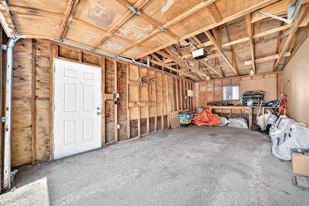 3728 Cedarille Drive SW Calgary AB T2W3Z8