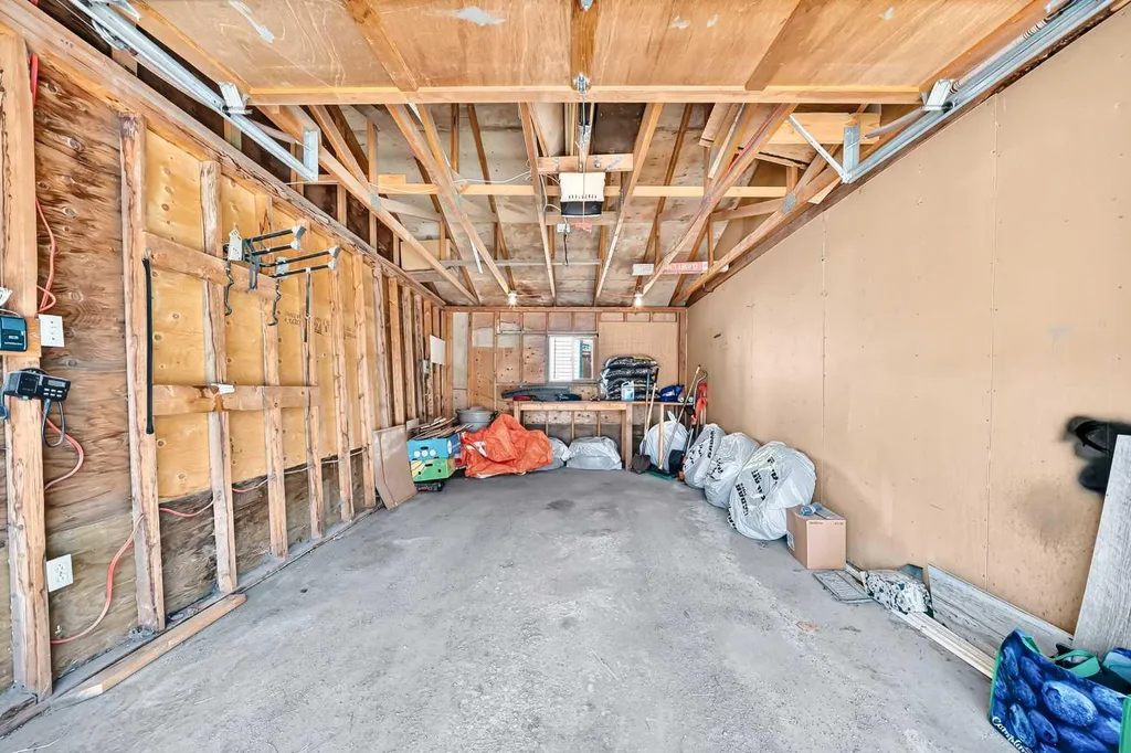 3728 Cedarille Drive SW Calgary AB T2W3Z8