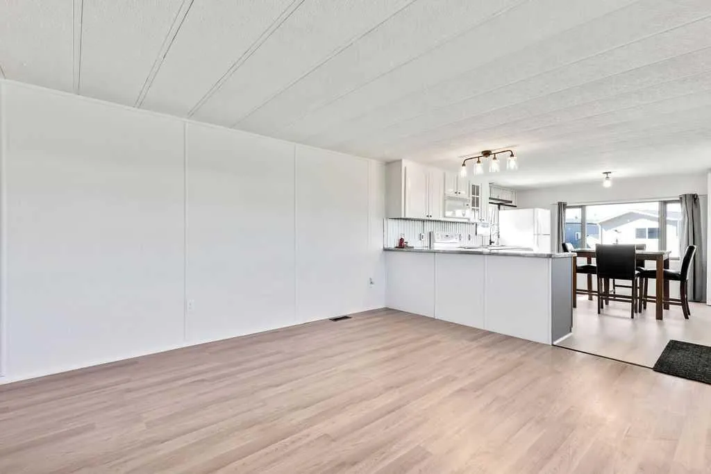 6220 17 Avenue SE Calgary AB T2A 4V5