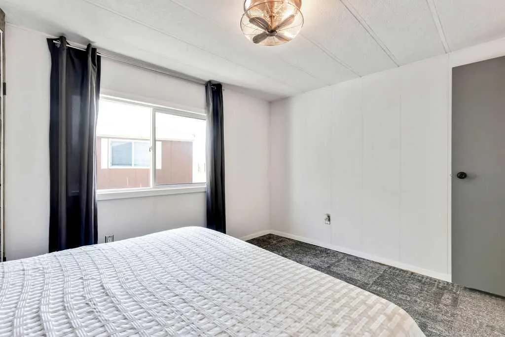 6220 17 Avenue SE Calgary AB T2A 4V5