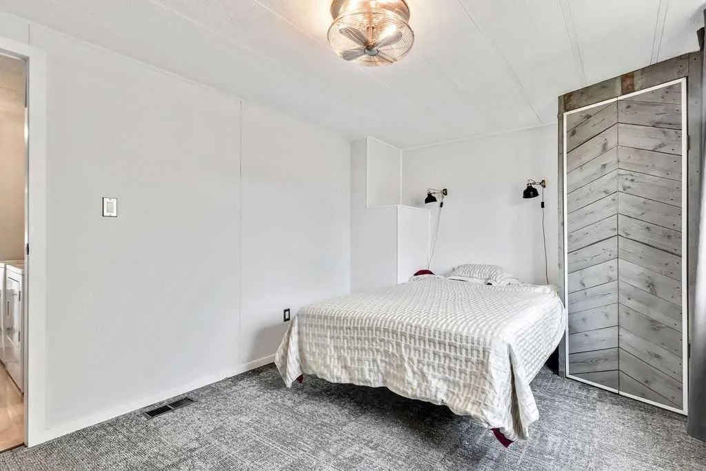 6220 17 Avenue SE Calgary AB T2A 4V5
