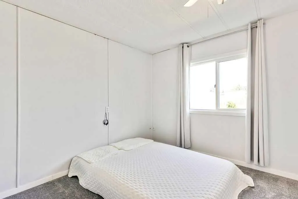 6220 17 Avenue SE Calgary AB T2A 4V5